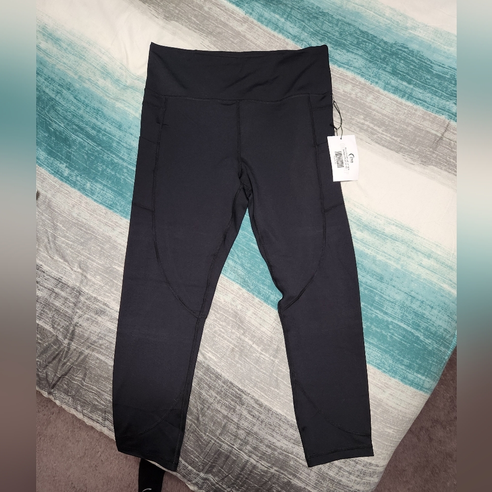 Zyia black pocket light n tight hi rise leggings